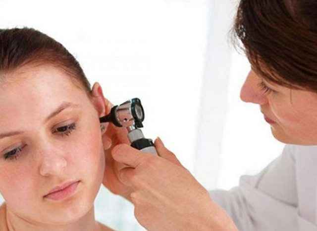 33c971cd45d38ee3bb98a8bfb02ebd27 1 - Почему закладывает уши: причины и симптомы заложенности ушей, способы лечения в домашних условиях