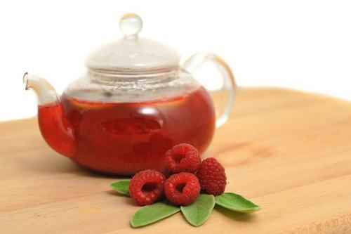 33e8b05a0dfc74e4255e82dc78076797 1 - Малиновый чай и малиновое варенье при простуде и других заболеваниях
