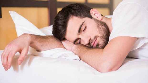 8a271d6670c1f4223255036edbf474f4 1 - Как излечиться мужчине, чтобы избавиться во сне от храпа: медикаментозное лечение и народные средства