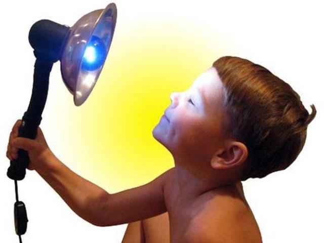 a9a693faa0cbbf2923edc5de1ecd1ccc 1 - Синяя лампа: инструкция по применению, прогревание носа рефлектором минина, как лечить этим прибором?