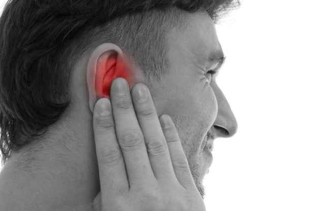 af8e36a5e19925d45b8e72f86a5094ab 1 - Почему закладывает уши: причины и симптомы заложенности ушей, способы лечения в домашних условиях