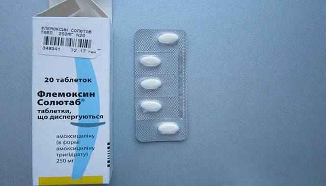 b61762b5a0de246f8451ac233c726354 1 - Флемоксин солютаб: как принимать антибиотик взрослому, помогает этот препарат или нет