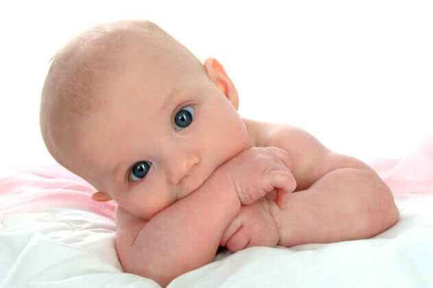 baf9763b73d40f498c639566fc159173 1 - Лечение насморка у грудничка в 2 месяца: чем лечить новорожденного ребенка, способы и описание