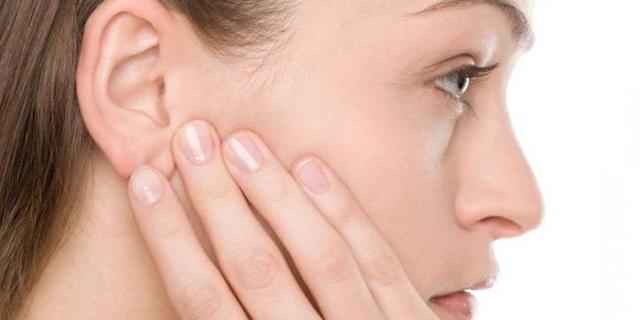 bf4dbb78ac6e3ce6f6c7f9724ce0af74 1 - Почему закладывает уши: причины и симптомы заложенности ушей, способы лечения в домашних условиях