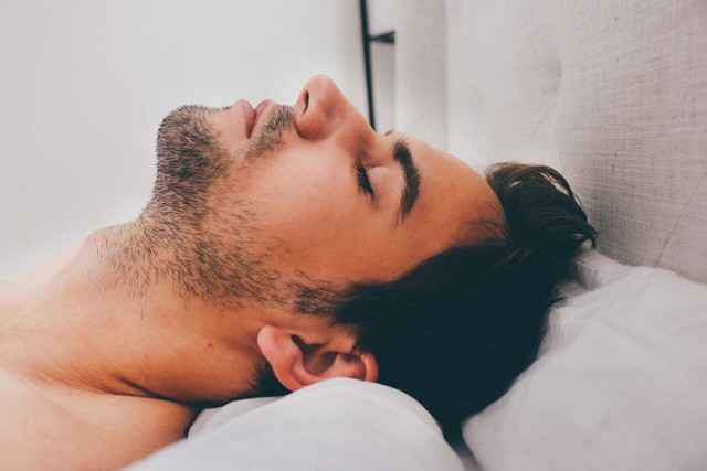 df432b1e37b1555adf1ffa5a09f7354b 1 - Как излечиться мужчине, чтобы избавиться во сне от храпа: медикаментозное лечение и народные средства