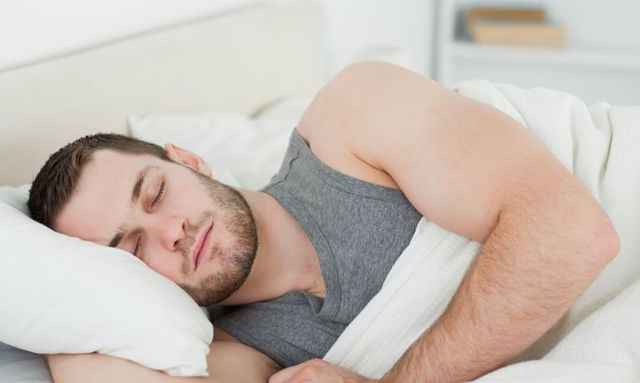f7eb51601125cc321cd917a978f70ac8 1 - Как излечиться мужчине, чтобы избавиться во сне от храпа: медикаментозное лечение и народные средства
