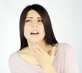 faringitsimptomiilecheniefoto 843C1D41 - Почему может образоваться белый налёт в горле на гландах и миндалинах у взрослого или ребёнка?