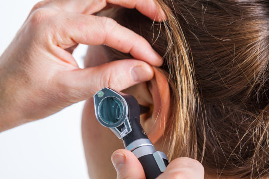 kakvosstanovitsluxposleotitasovetivrache 0B0BF0FF - Как восстановить слух после отита: официальная медицина, упражнения для слуха, массаж